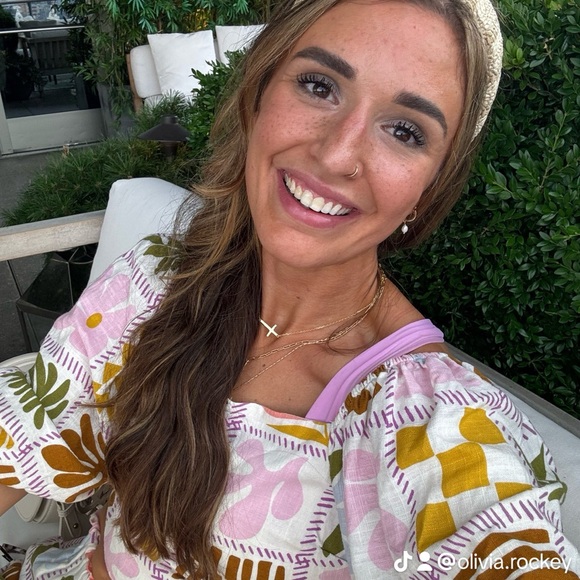 Meet your Posher, Olivia - Picture 3 of 11